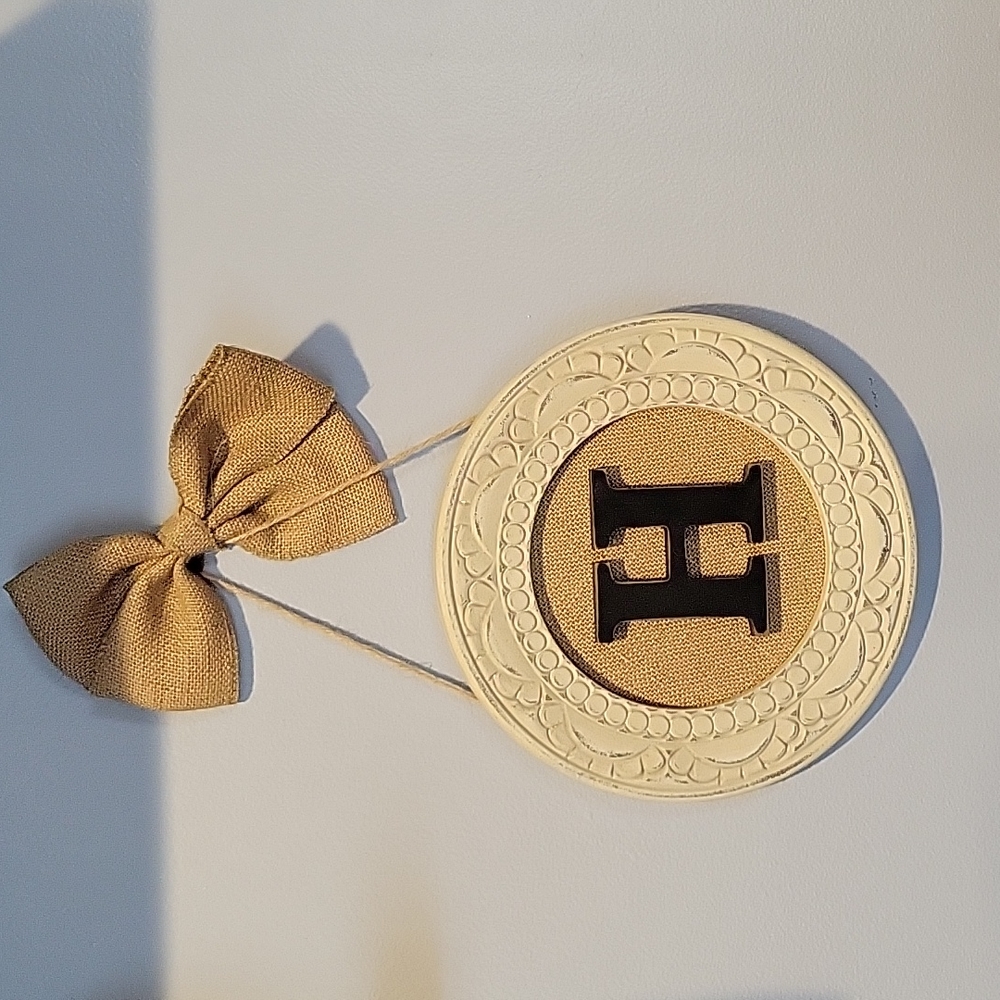 H initial hanging